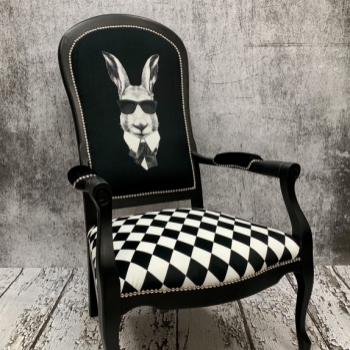 Fotel z królikiem