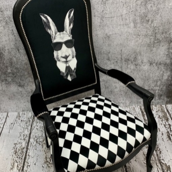 Fotel z królikiem